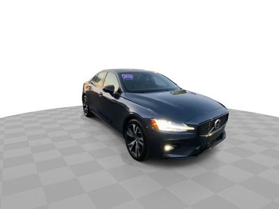 2024 Volvo S60 B5 Core Dark Theme
