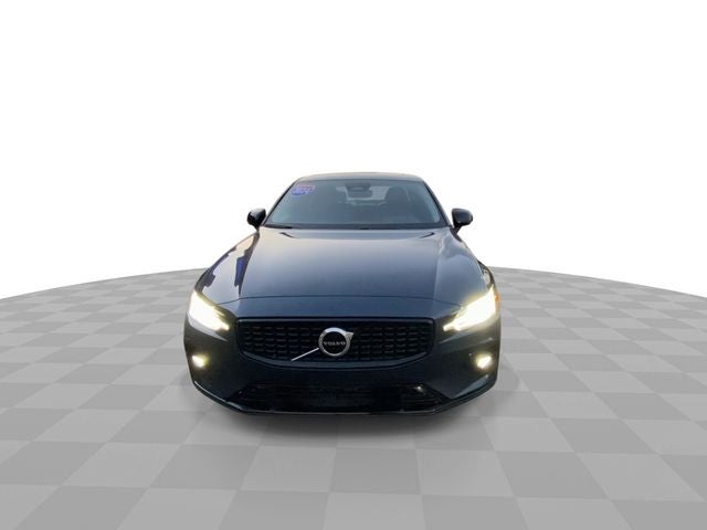 2024 Volvo S60 B5 Core Dark Theme