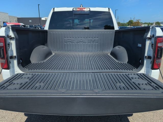 2020 RAM 1500 Big Horn Crew Cab 4x4 5'7' Box