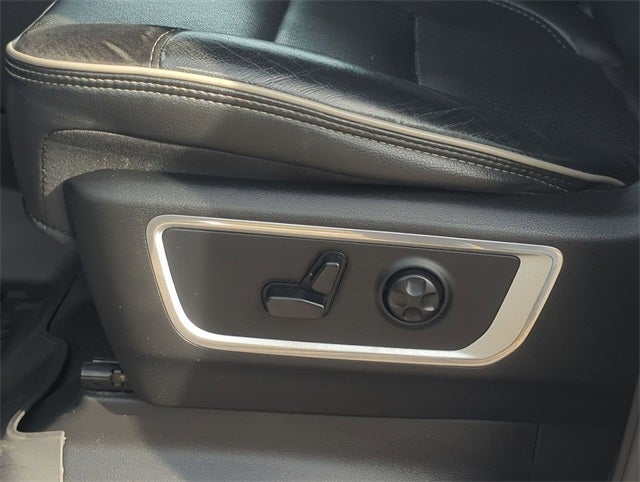 2021 RAM 1500 Laramie Crew Cab 4x4 5'7' Box