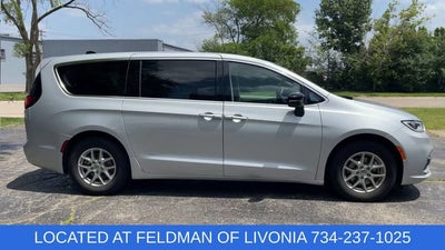 2024 Chrysler Pacifica Touring L