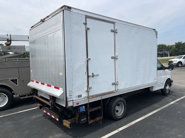 2014 Chevrolet Express 4500 Base Cutaway