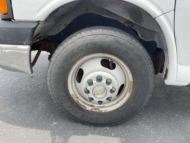 2014 Chevrolet Express 4500 Base Cutaway