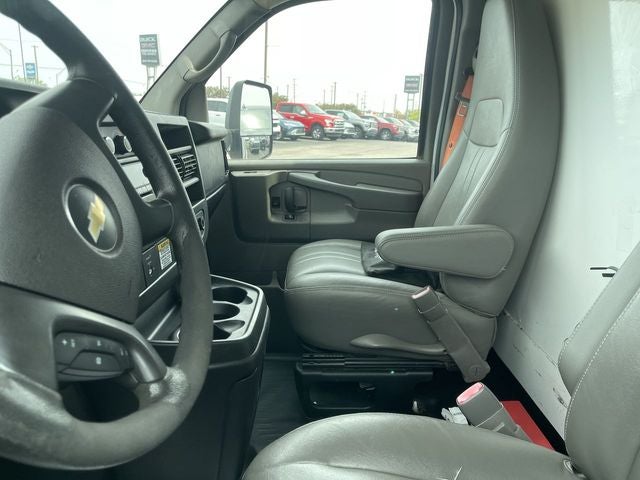 2014 Chevrolet Express 4500 Base Cutaway