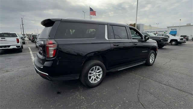 2023 Chevrolet Suburban LT