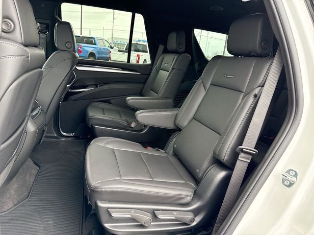 2025 Cadillac Escalade Luxury