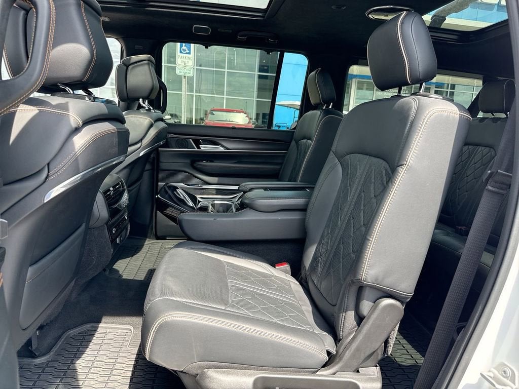 2024 Jeep Grand Wagoneer L Series III Obsidian 4x4