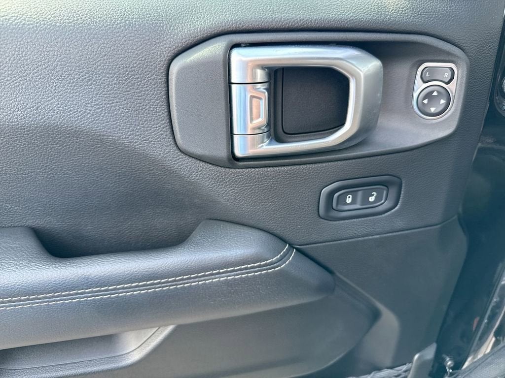 2022 Jeep Gladiator Overland