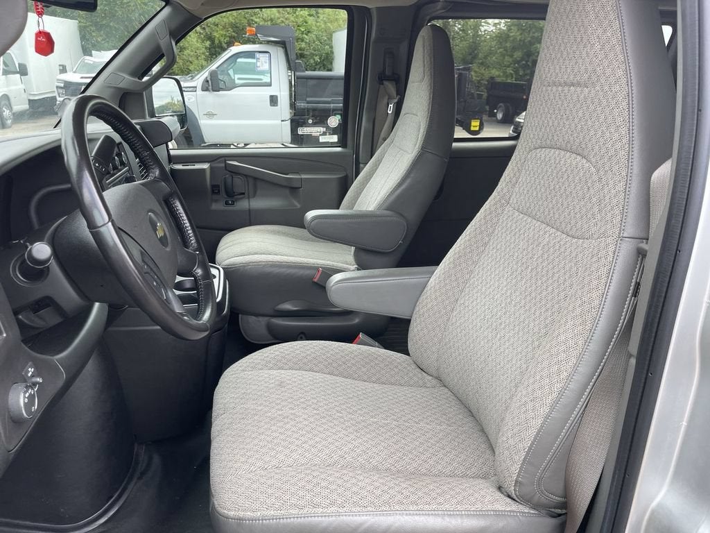2023 Chevrolet Express Passenger 3500 LS