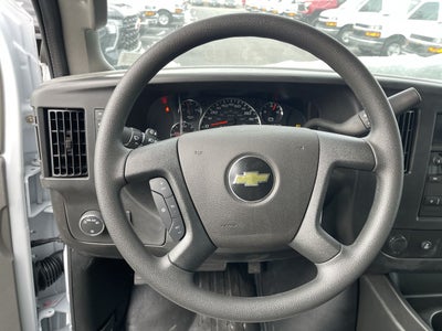 2025 Chevrolet Express Cutaway 3500 1WT