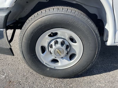 2025 Chevrolet Express Cutaway 3500 1WT