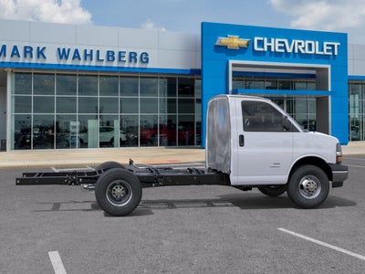 2025 Chevrolet Express Cutaway 3500 1WT