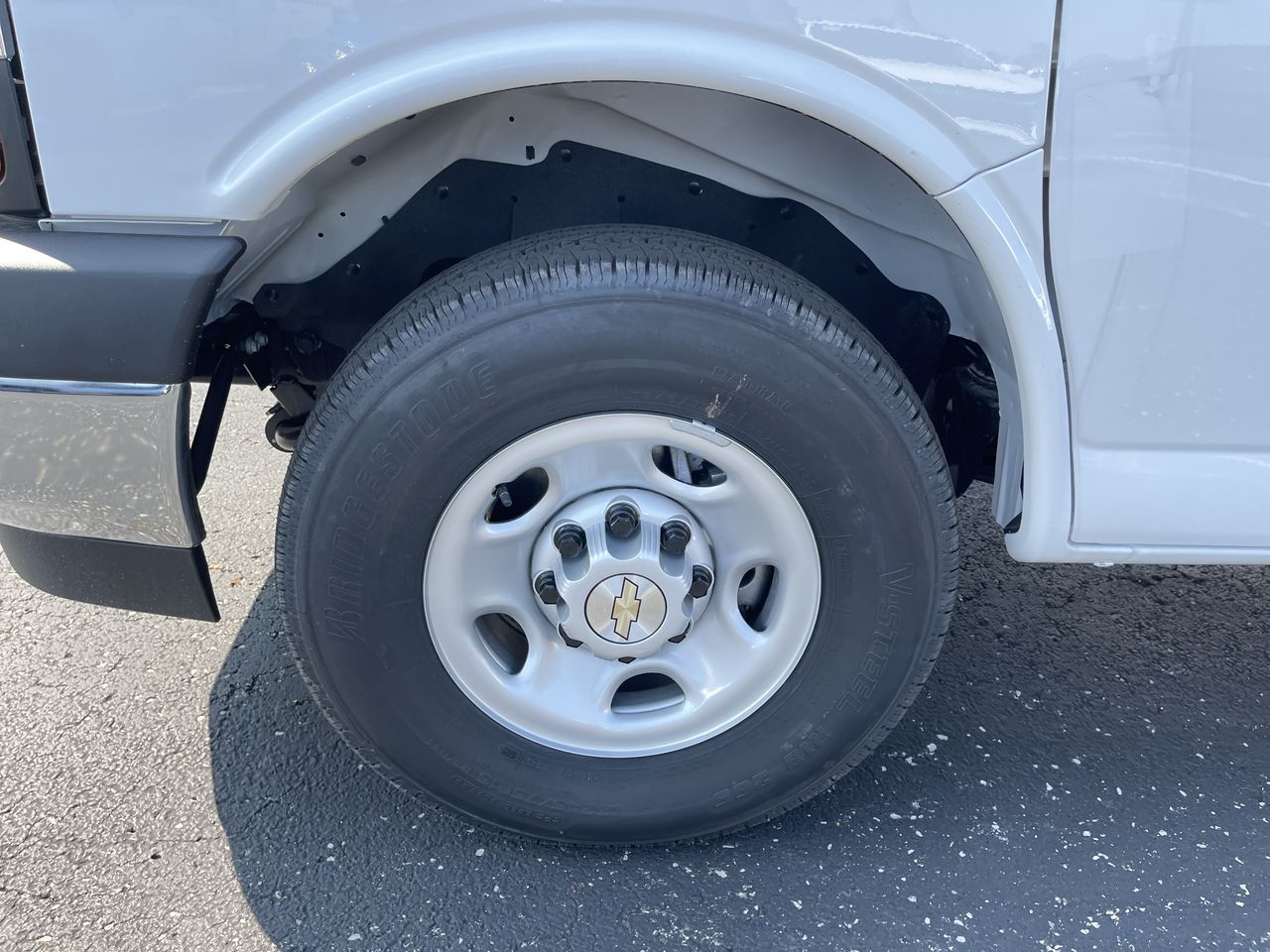 2025 Chevrolet Express Cargo WT