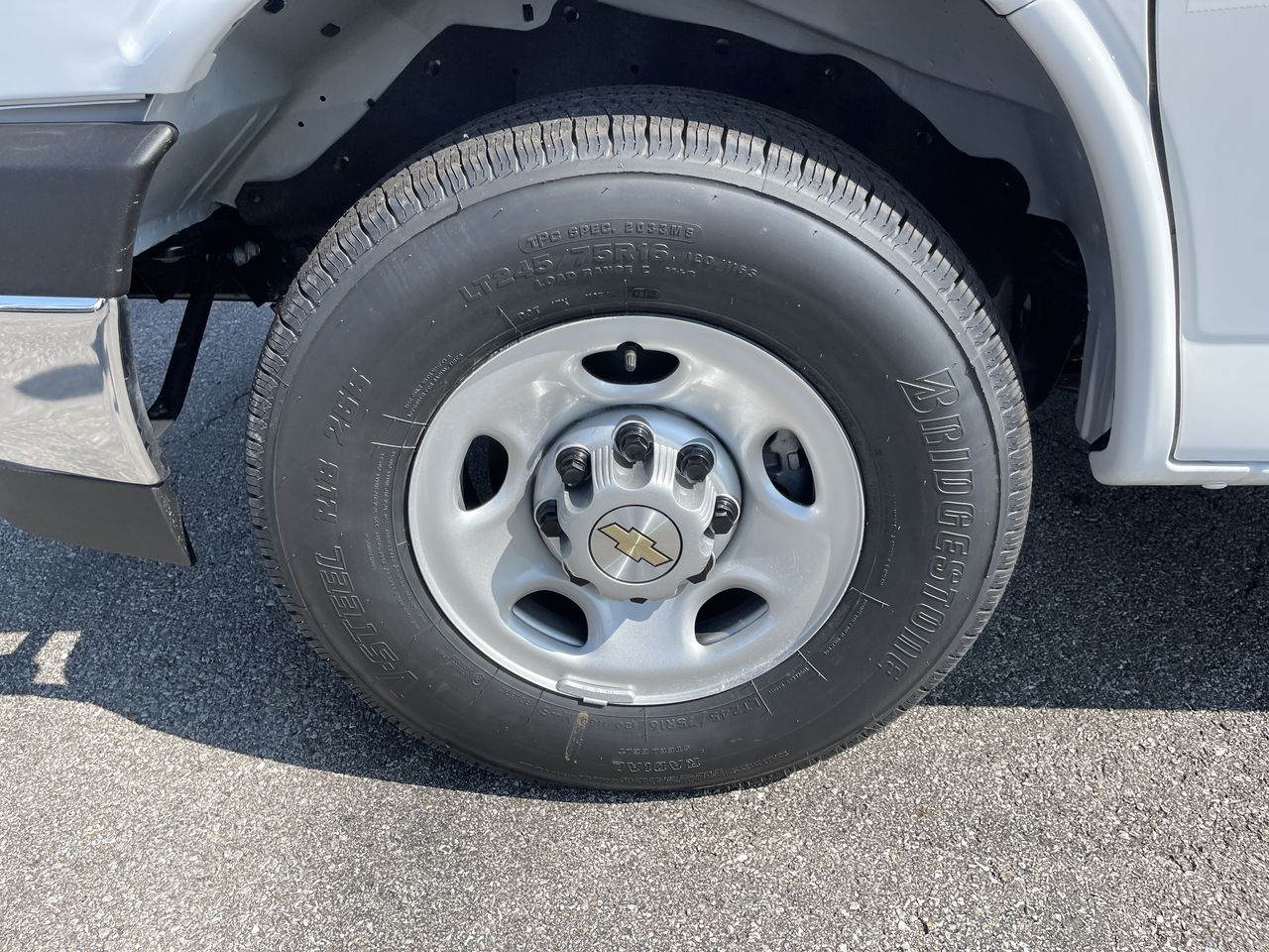 2025 Chevrolet Express Cargo WT