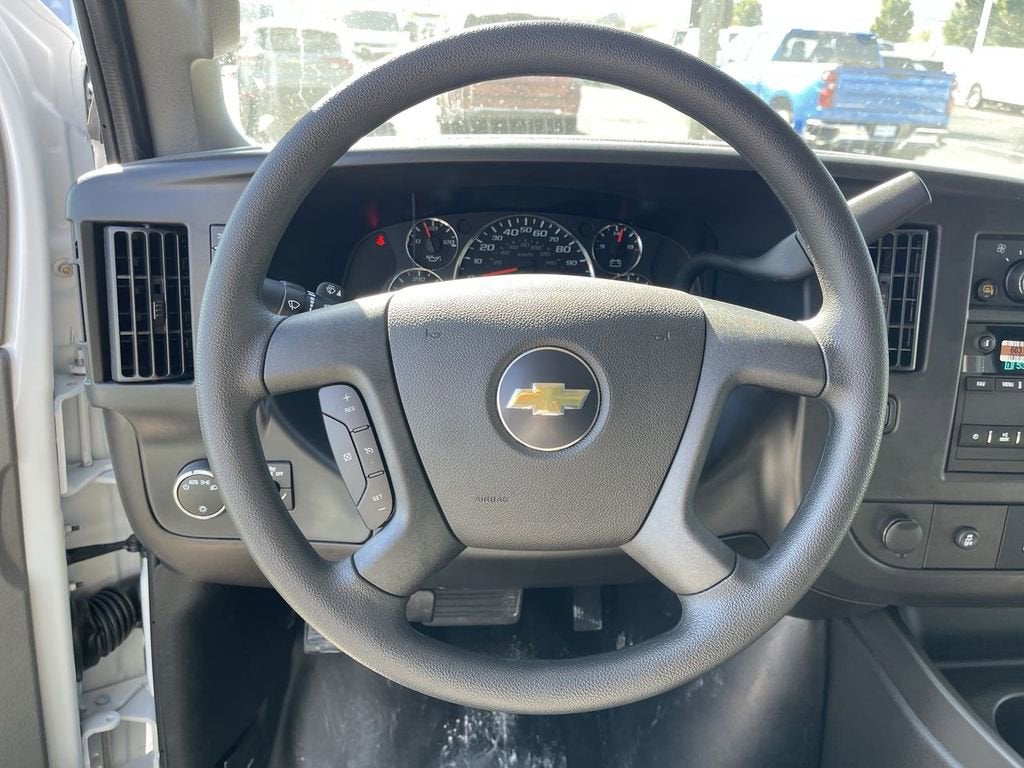 2025 Chevrolet Express Cargo WT