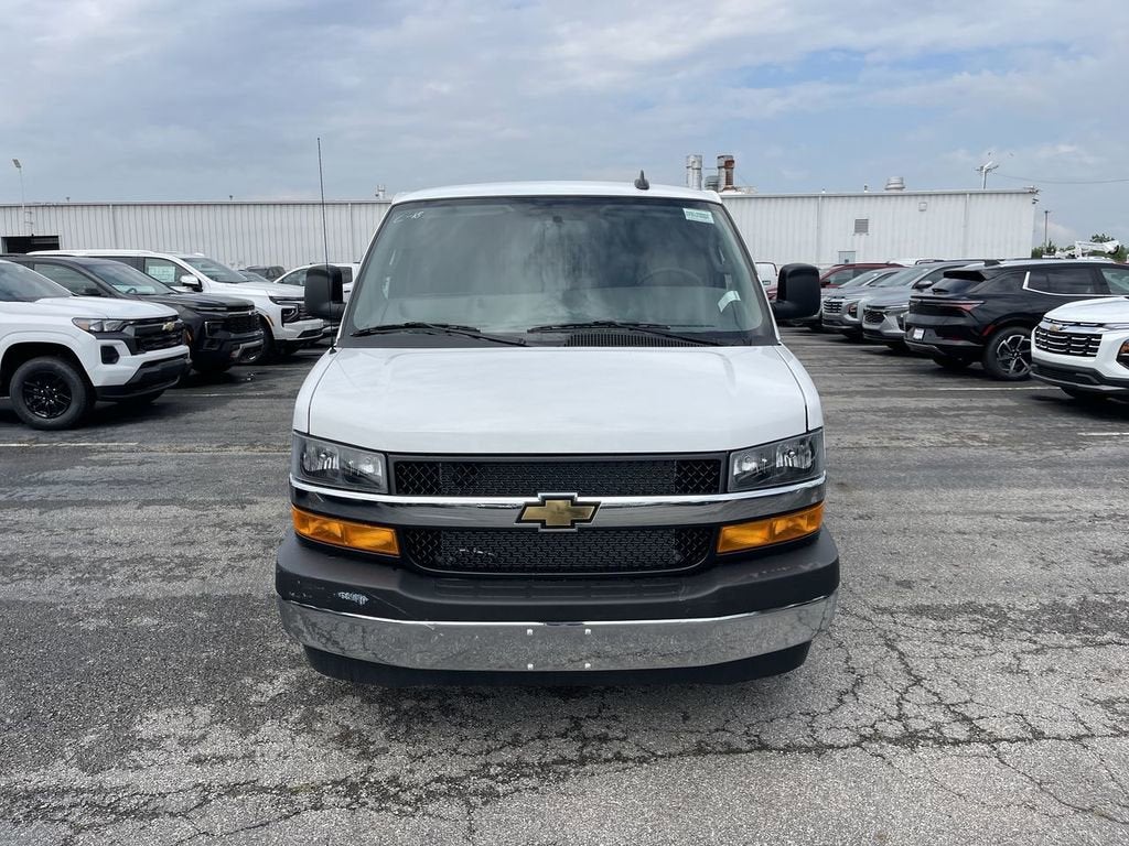 2025 Chevrolet Express Cargo WT