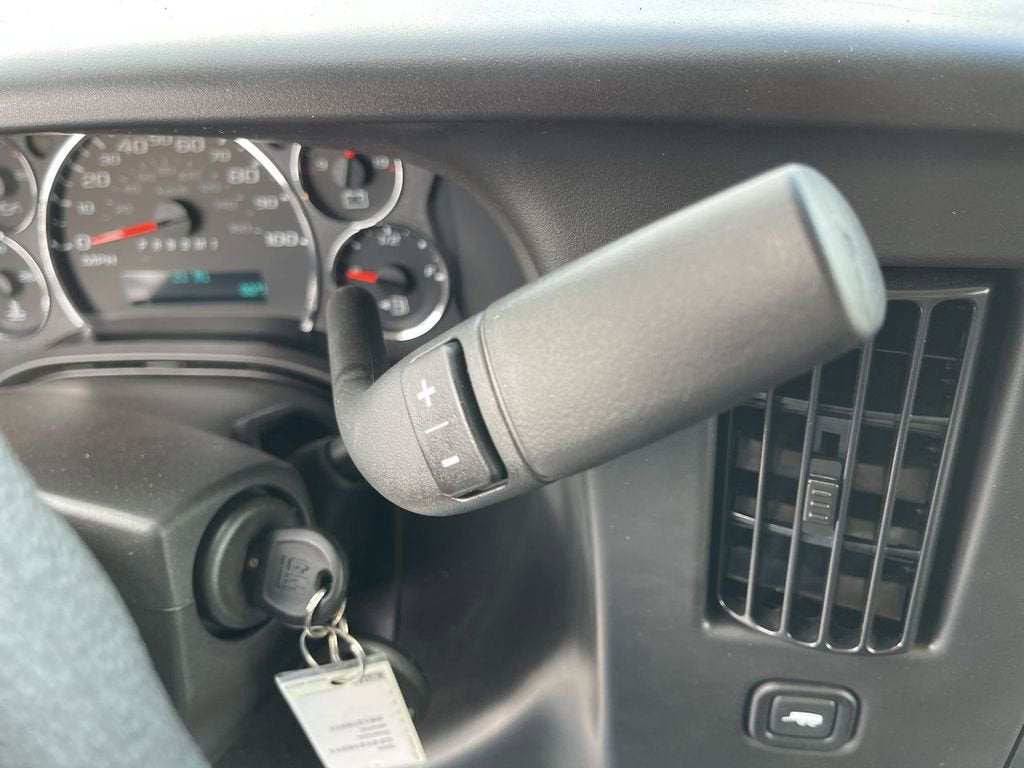 2025 Chevrolet Express Cargo WT