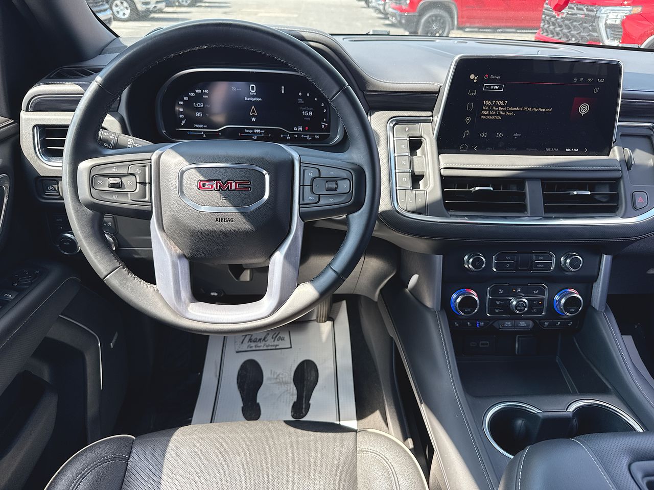 2023 GMC Yukon SLT