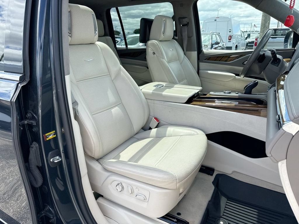 2022 Cadillac Escalade ESV Premium Luxury Platinum