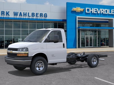 2026 Chevrolet Express Cutaway 3500 1WT
