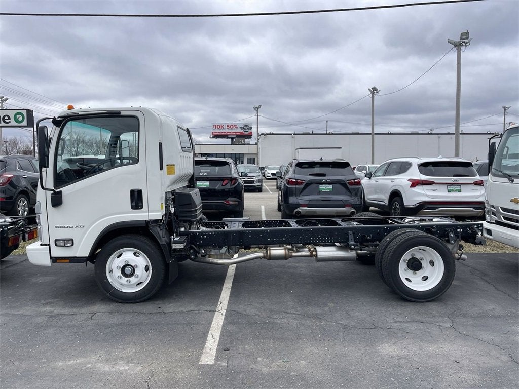 2024 Chevrolet Low Cab Forward 5500 XG 5500