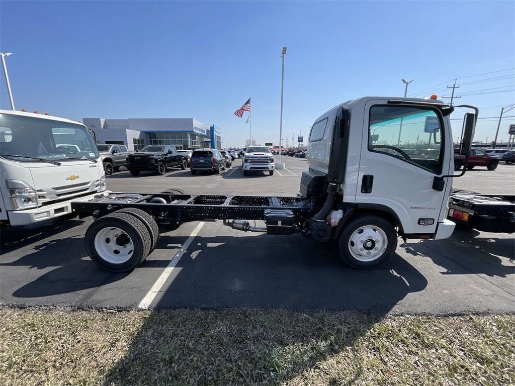 2024 Chevrolet Low Cab Forward 5500 XG 5500