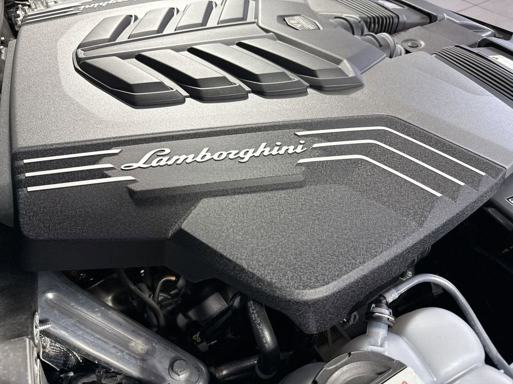 2025 Lamborghini Urus SE