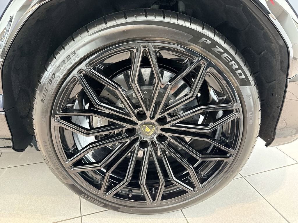 2025 Lamborghini Urus SE