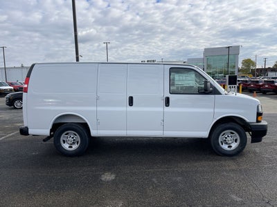 2025 Chevrolet Express Cargo WT