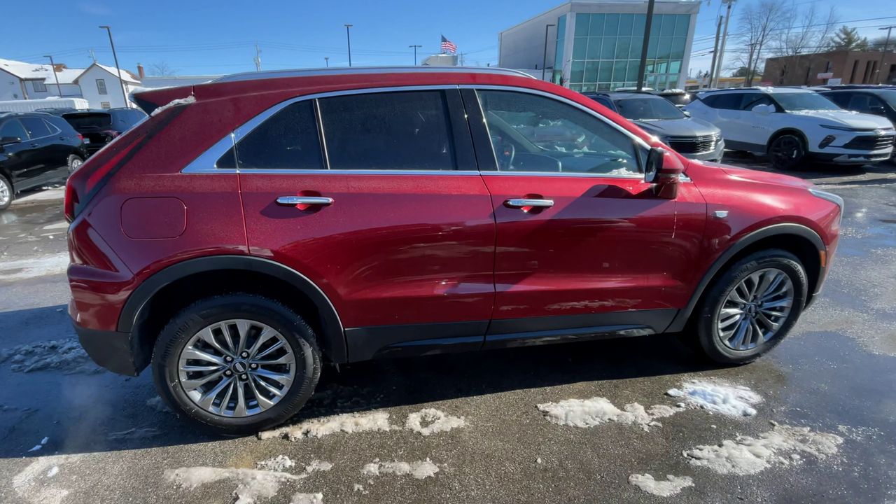 2025 Cadillac XT4 Premium Luxury