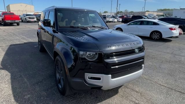 2025 Land Rover Defender 130 P400 S
